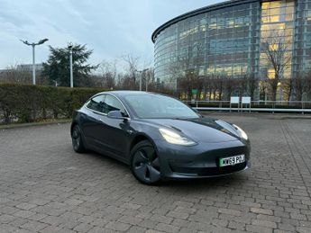 Tesla Model 3 LONG RANGE AWD 4-Door