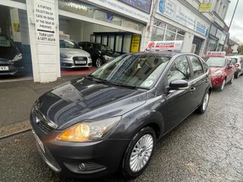 Ford Focus TITANIUM 5-Door