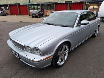 Jaguar XJ 4.2 V8 XJ8 Sovereign LWB Saloon 4dr Petrol Automatic (269 g/km, 