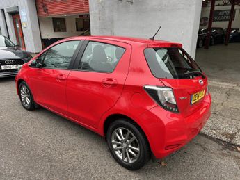 Toyota Yaris 1.4 D-4D Icon Plus Hatchback 5dr Diesel Manual Euro 5 (90 ps)