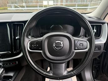 Volvo XC60 D4 MOMENTUM AWD 5-Door
