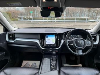 Volvo XC60 D4 MOMENTUM AWD 5-Door