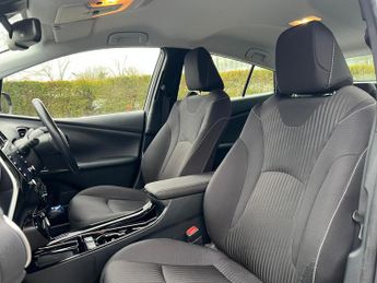 Toyota Prius BUSINESS EDITION PLUS 5-Door