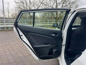 Toyota Prius BUSINESS EDITION PLUS 5-Door
