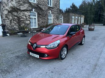 Renault Clio 0.9 TCe Dynamique MediaNav Hatchback 5dr Petrol Manual Euro 5 (s