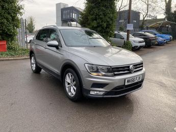 Volkswagen Tiguan 2.0 TDI BlueMotion Tech SE Navigation SUV 5dr Diesel DSG 4Motion