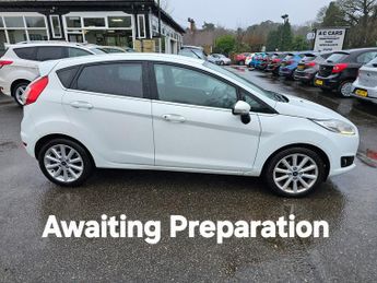 Ford Fiesta TITANIUM 5-Door