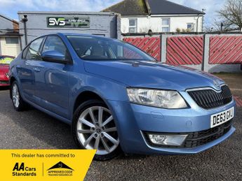 Skoda Octavia 1.6 TDI Elegance Hatchback 5dr Diesel DSG Euro 5 (s/s) (105 ps)