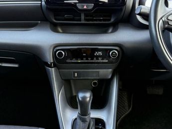 Toyota Yaris 1.5 VVT-h Design Hatchback 5dr Petrol Hybrid E-CVT Euro 6 (s/s) 