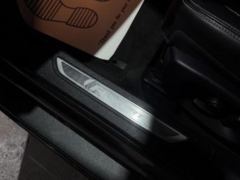 Jaguar XF 2.0d R-Sport Saloon 4dr Diesel Auto Euro 6 (s/s) (180 ps)