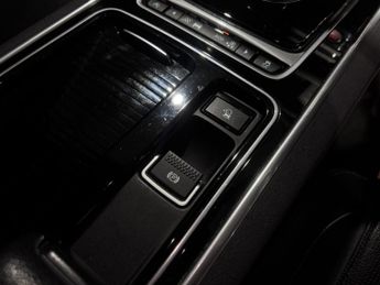 Jaguar XF 2.0d R-Sport Saloon 4dr Diesel Auto Euro 6 (s/s) (180 ps)