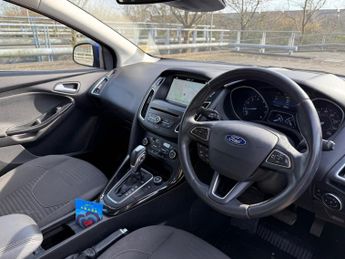 Ford Focus TITANIUM 5-Door