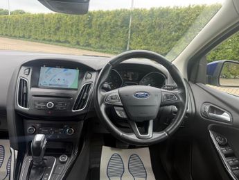 Ford Focus TITANIUM 5-Door