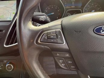 Ford Focus TITANIUM 5-Door