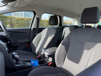 Ford Focus TITANIUM 5-Door