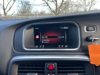 Volvo V40 T3 R-DESIGN PRO 5-Door