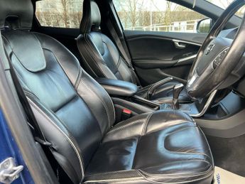 Volvo V40 T3 R-DESIGN PRO 5-Door