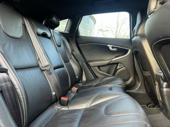Volvo V40 T3 R-DESIGN PRO 5-Door