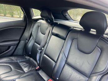 Volvo V40 T3 R-DESIGN PRO 5-Door