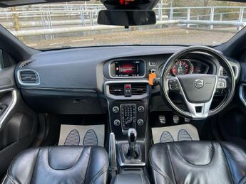 Volvo V40 T3 R-DESIGN PRO 5-Door