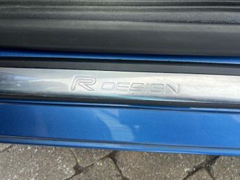 Volvo V40 T3 R-DESIGN PRO 5-Door