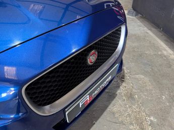 Jaguar XE 2.0d R-Sport Saloon 4dr Diesel Auto Euro 6 (s/s) (180 ps)