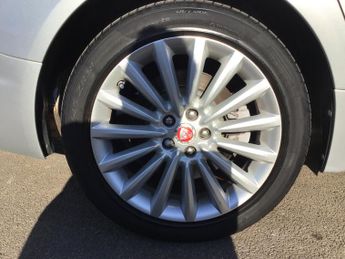 Jaguar XF 2.2d Premium Luxury Sportbrake 5dr Diesel Auto Euro 5 (s/s) (200