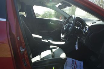 Mercedes-Benz A Class 1.6 A180 Sport (Executive) Hatchback 5dr Petrol 7G-DCT Euro 6 (s