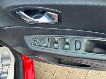 Renault Captur DYNAMIQUE S NAV TCE 5-Door