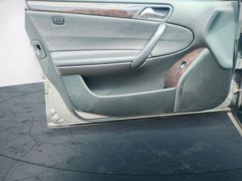 Mercedes-Benz C Class 2.1 C220 CDI Elegance SE 5dr