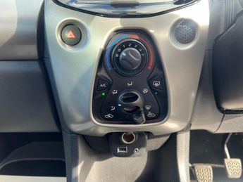 Peugeot 108 ACTIVE 5-Door