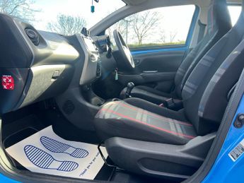 Peugeot 108 ACTIVE 5-Door