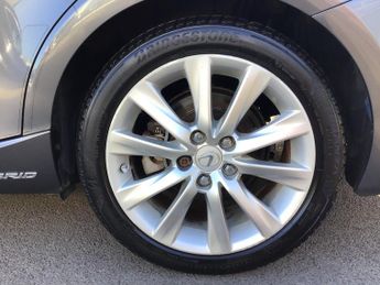 Lexus IS 2.5 300h Executive Edition Saloon 4dr Petrol Hybrid E-CVT Euro 5