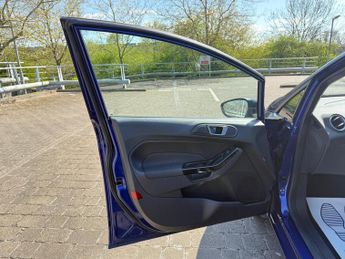 Ford Fiesta ZETEC 5-Door