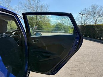 Ford Fiesta ZETEC 5-Door