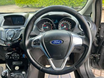 Ford Fiesta ZETEC 5-Door