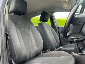 Ford Fiesta ZETEC 5-Door