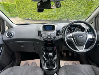 Ford Fiesta ZETEC 5-Door