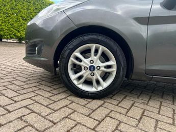 Ford Fiesta ZETEC 5-Door