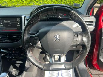 Peugeot 208 BLUE HDI S/S GT LINE 5-Door