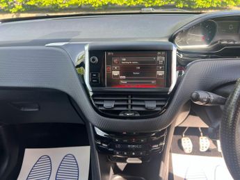 Peugeot 208 BLUE HDI S/S GT LINE 5-Door