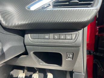 Peugeot 208 BLUE HDI S/S GT LINE 5-Door