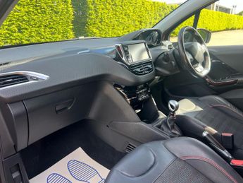 Peugeot 208 BLUE HDI S/S GT LINE 5-Door
