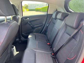 Peugeot 208 BLUE HDI S/S GT LINE 5-Door