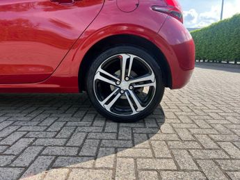 Peugeot 208 BLUE HDI S/S GT LINE 5-Door