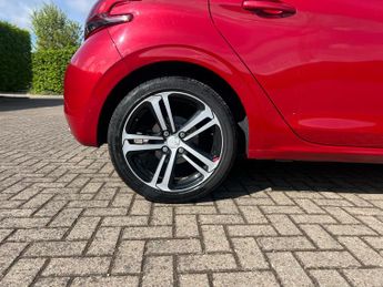 Peugeot 208 BLUE HDI S/S GT LINE 5-Door