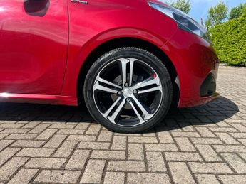 Peugeot 208 BLUE HDI S/S GT LINE 5-Door