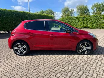 Peugeot 208 BLUE HDI S/S GT LINE 5-Door