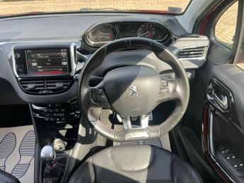 Peugeot 208 BLUE HDI S/S GT LINE 5-Door