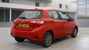 Toyota Yaris 1.5 VVT-h Icon Tech Hatchback 5dr Petrol Hybrid E-CVT Euro 6 (s/